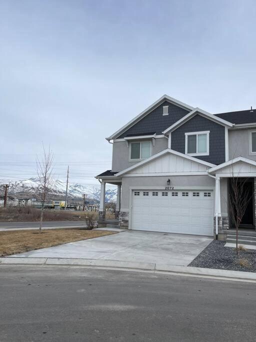 Brand New 3-Beds Stylish Entire House At Lehiヴィラ エクステリア 写真