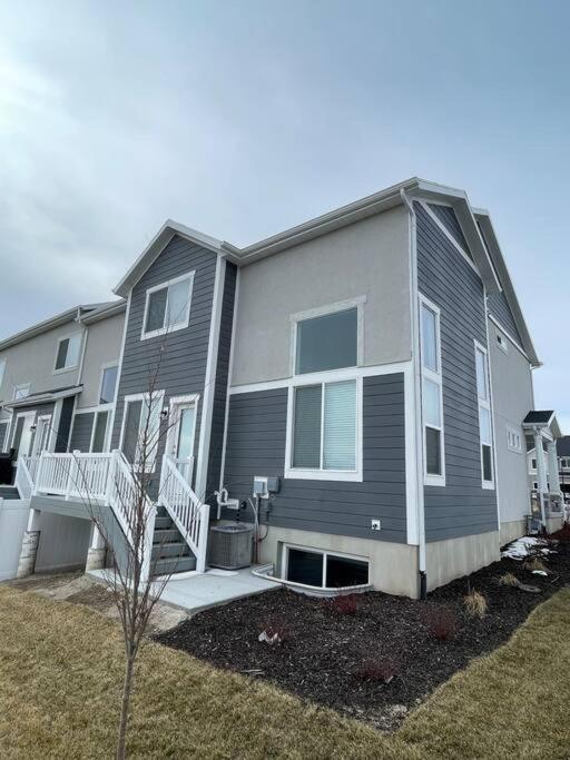Brand New 3-Beds Stylish Entire House At Lehiヴィラ エクステリア 写真