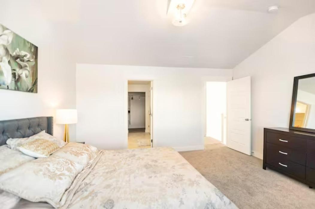 Brand New 3-Beds Stylish Entire House At Lehiヴィラ エクステリア 写真